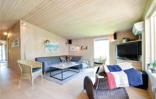 Holiday Home Tingbakken