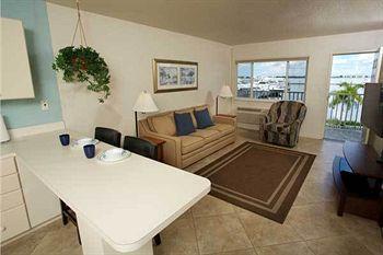Legacy Harbour Hotel & Suites