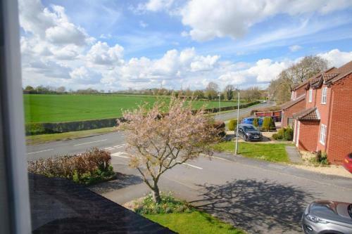 The Beeches - Family Friendly Home