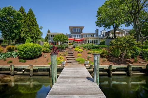 The Admiral's Retreat