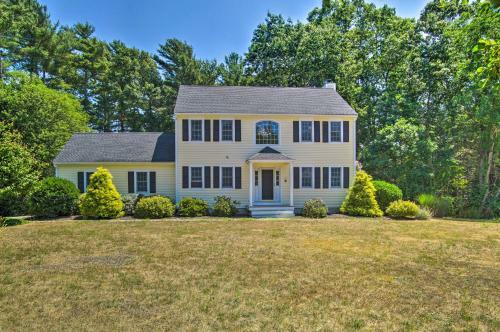 Marion Home With Private Deck Less Than 1 Mi From Beach
