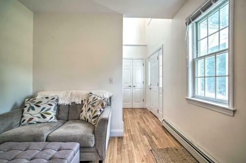 Marion Home With Private Deck Less Than 1 Mi From Beach