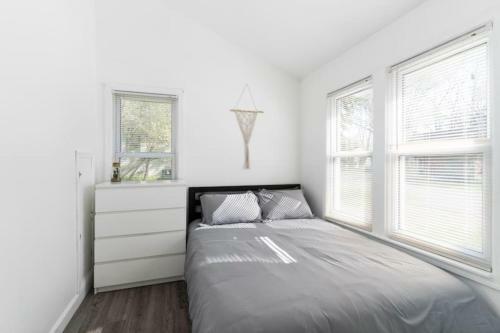 Cozy & Quaint Southfield Home