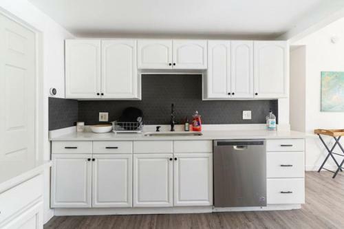Cozy & Quaint Southfield Home