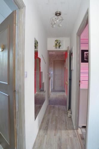 Hostal Chambre Chez Nous