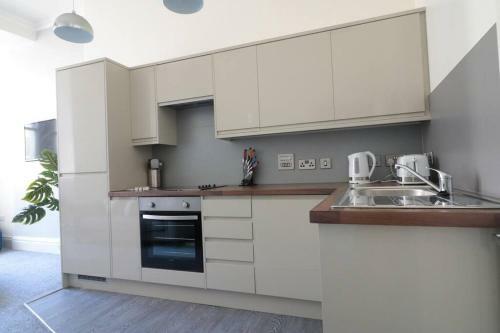 Apartamento Flat D - The Crescent, Spacious 1 Bedroom Condo