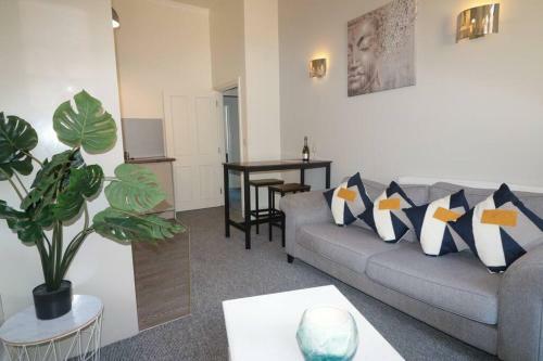 Apartamento Flat D - The Crescent, Spacious 1 Bedroom Condo