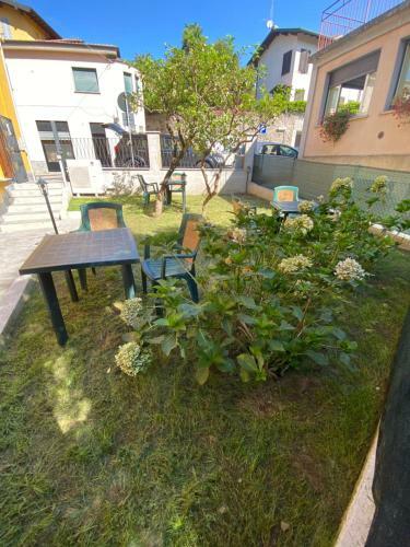 Hostal Around Lago Maggiore Rooms