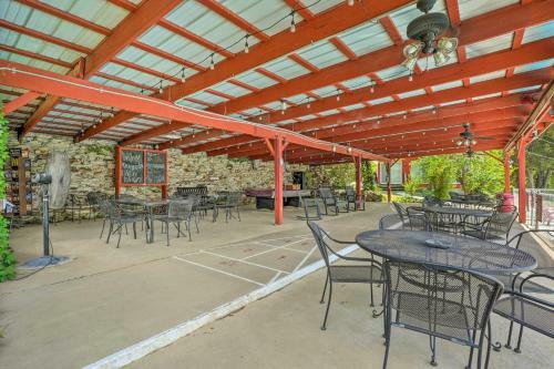 Lakefront Reeds Spring Cabin With Deck And Pool!