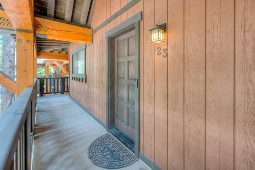 Hotel Under The Tahoe Sun