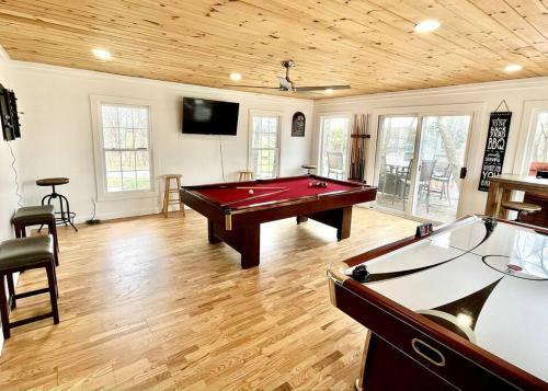 Beautiful Country House With Pool And Game Room