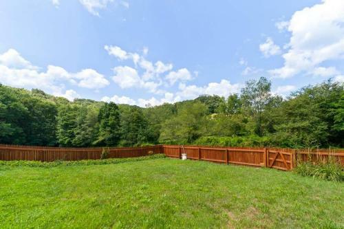 New! A Walk In The Clouds W/ Game Room & Firepit!
