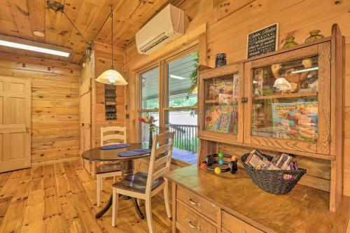 Rustic Boone Abode With Private Yard And Hot Tub!