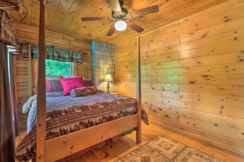 Rustic Boone Abode With Private Yard And Hot Tub!