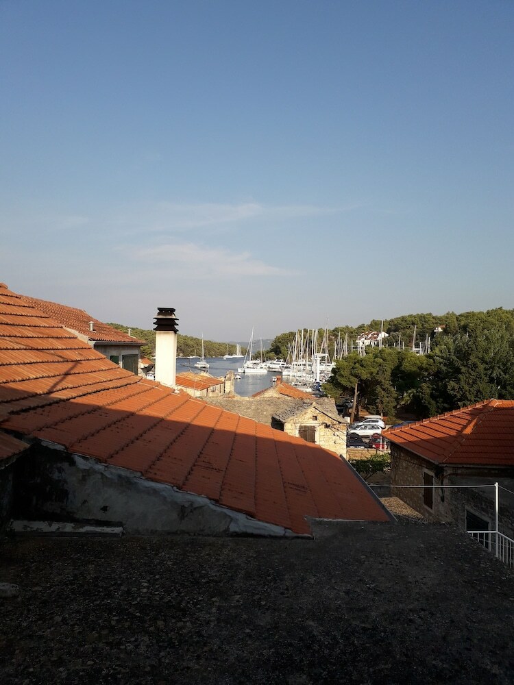 Hostal Guest House Roza
