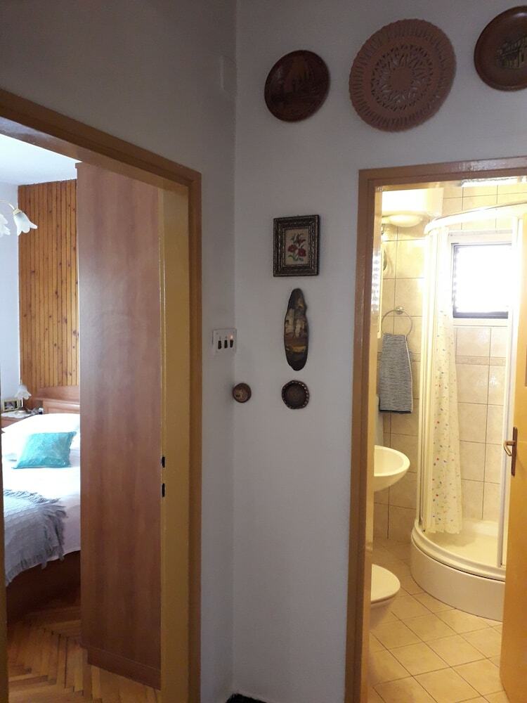 Hostal Guest House Roza
