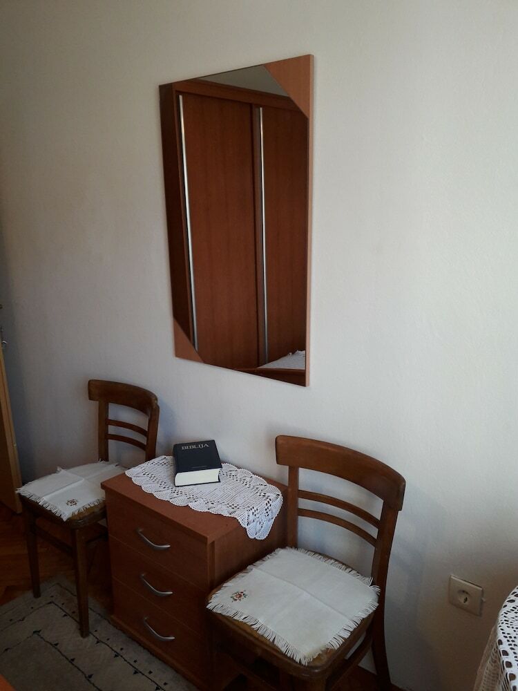Hostal Guest House Roza