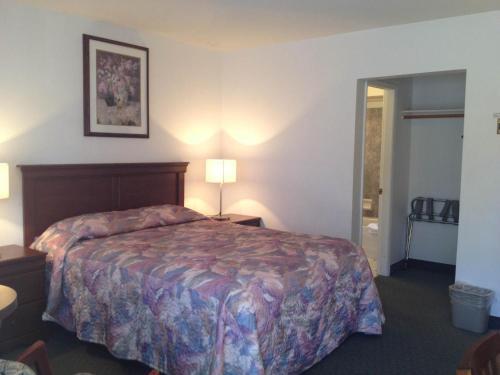 Red Roof Motor Inn