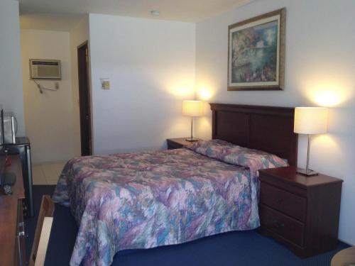 Red Roof Motor Inn