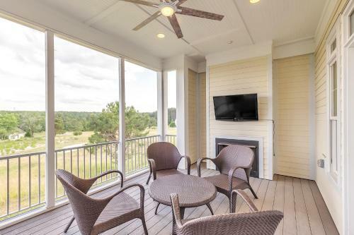 Spacious Home With 4 Master Suites In Quiet Community Home