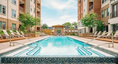Cozysuites 1br South Congress Apartment W Pool