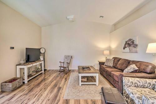Quaint And Welcoming Kanab Home With Fire Pit!