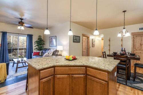 Apartamento Beautifully Updated Pc Condo W Pool, Hot Tub, Gym!