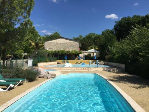Domaine De Merlanes