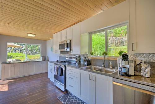 Waterfront Gig Harbor Home With Furnished Deck