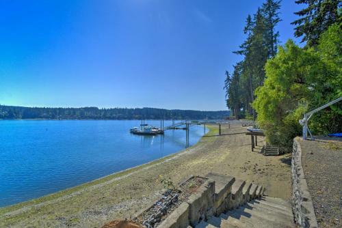 Waterfront Gig Harbor Home With Furnished Deck