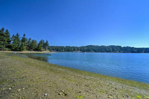 Waterfront Gig Harbor Home With Furnished Deck