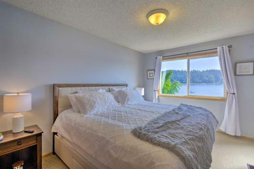 Waterfront Gig Harbor Home With Furnished Deck
