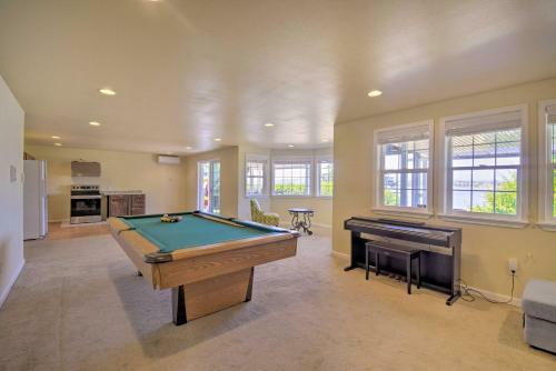 Coastal Port Orchard Retreat With Beach Access!