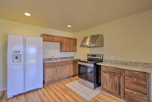 Coastal Port Orchard Retreat With Beach Access!