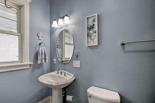 Cozy Eau Claire Home - Half Mi To Carson Park!