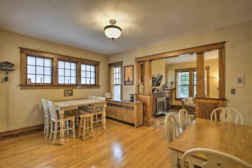 Cozy Eau Claire Home - Half Mi To Carson Park!