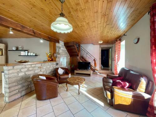 G�te Saint-germain-laprade, 4 Pi�ces, 5 Personnes - Fr-1-582-349