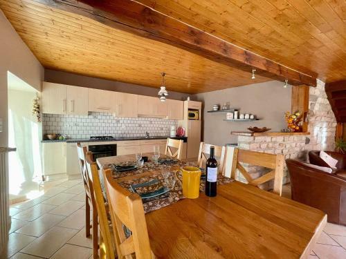 G�te Saint-germain-laprade, 4 Pi�ces, 5 Personnes - Fr-1-582-349