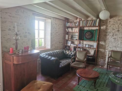 Maison De Campagne Isol�e Pour Famille