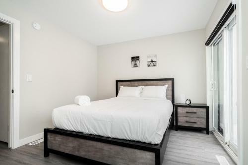 372 Enfield Crescent, 3