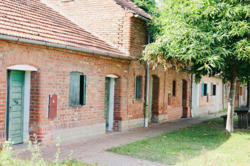 Lodge Vesel� - Vinn� Sklep