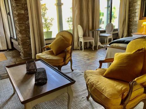 Hostal Le Prieur� De Bazainville