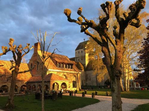 Hostal Le Prieur� De Bazainville