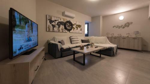Theo And Ms Luxurious Apartments