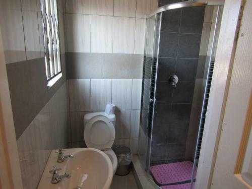 Hostal Phomolong Guest House Soweto