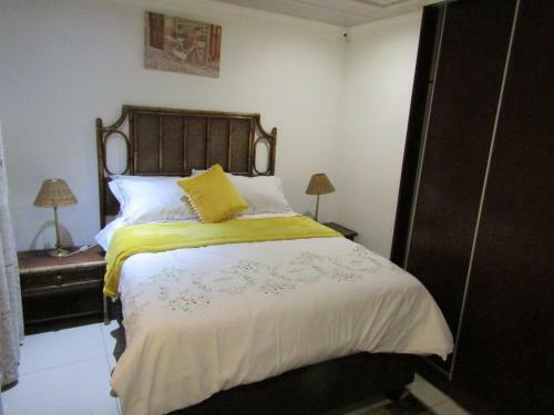 Hostal Phomolong Guest House Soweto