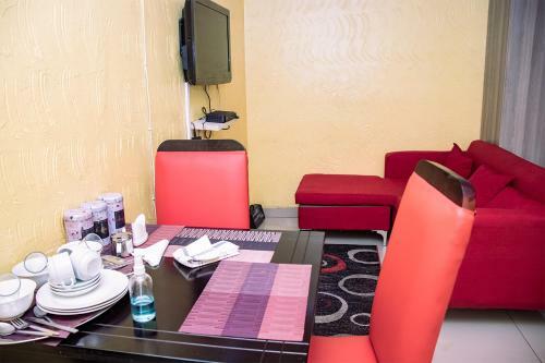 Hostal Phomolong Guest House Soweto