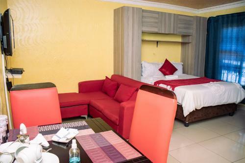Hostal Phomolong Guest House Soweto