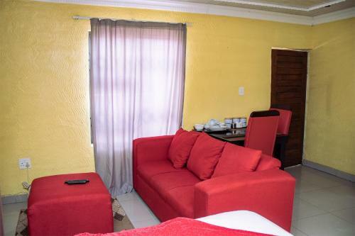 Hostal Phomolong Guest House Soweto