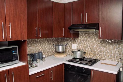 Hostal Phomolong Guest House Soweto